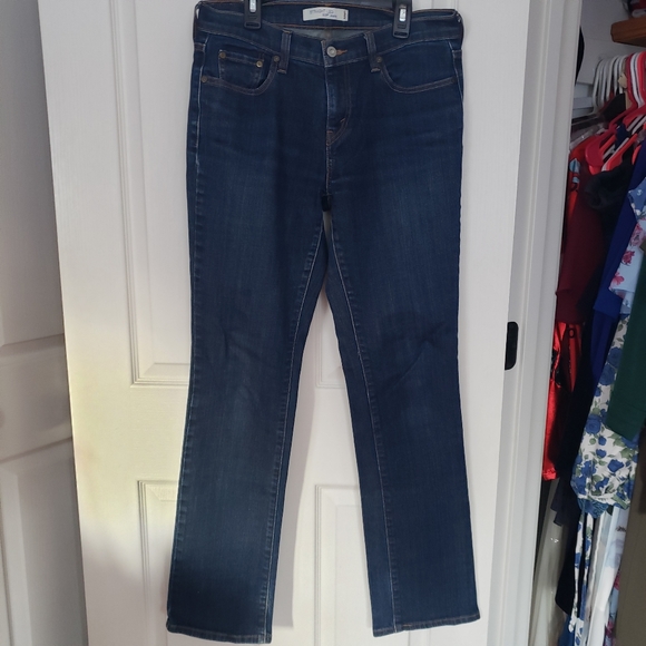 Levi's Women's Straight Leg Jeans - Picture 2 of 6